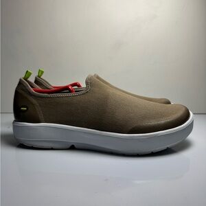 OOFOS OOmg eeZee Low - White/ Taupe- Women’s Slip On Recovery Shoes Size US 12